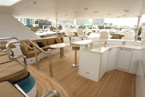 Tanzanite Flybridge Sun Deck Before - Innovative Creations